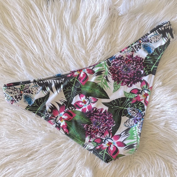 XXL Tropical / Floral Print Moderate Coverage Bikini Bottom - Picture 3 of 5
